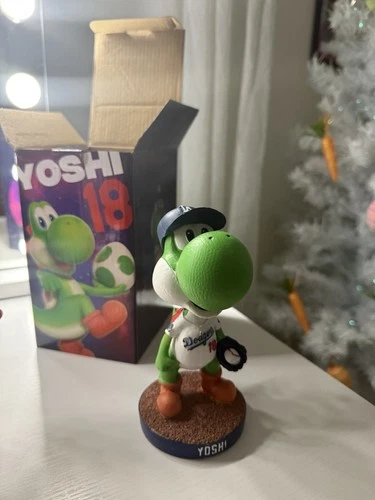 Yoshi Yamamoto MLB Dodgers Baseball Bobblehead Figure #18