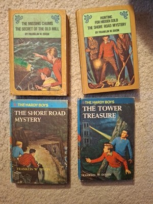 Vintage Hardy Boys Books (4) The Missing Chums