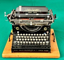 Macchina da scrivere Olivetti M20 del 1928 in eccellenti condizioni