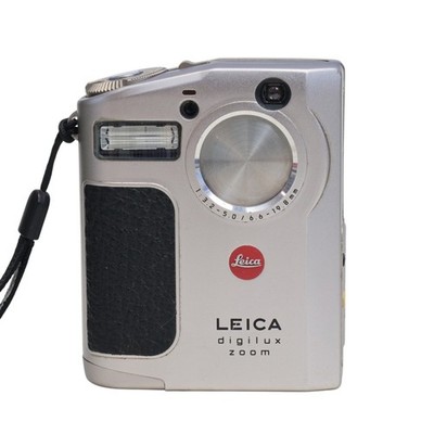 Leica Digilux Zoom 1.5MP Digital Camera, media card, battery