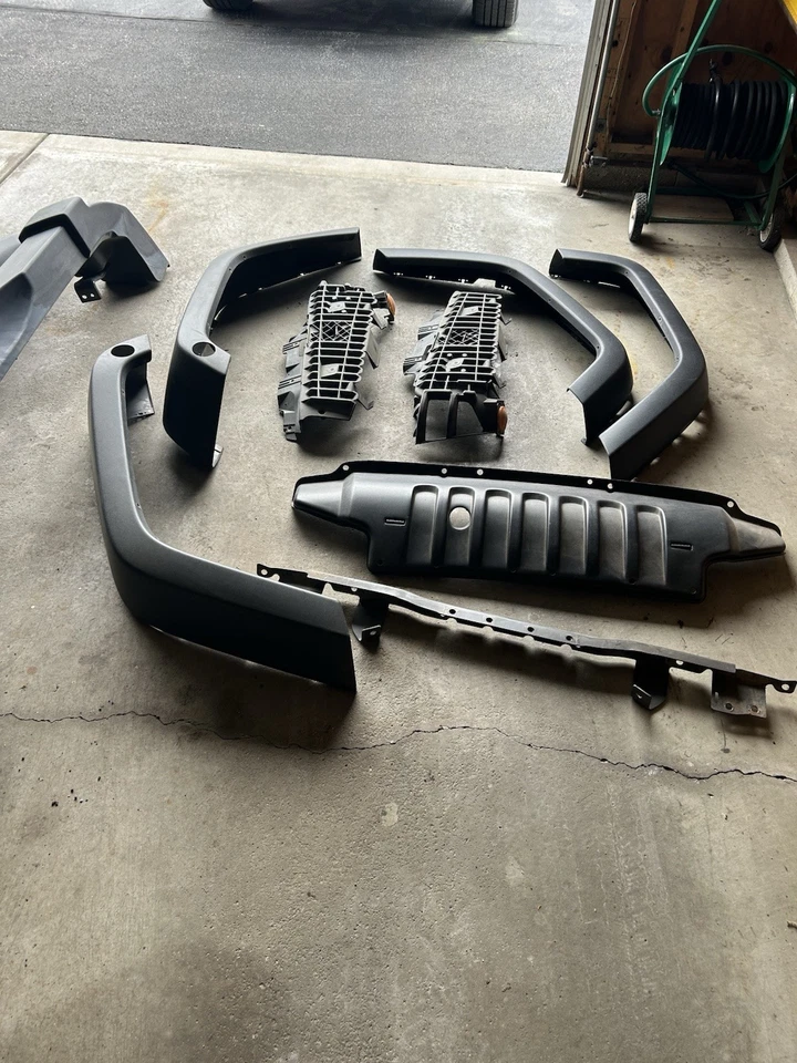 2012 To 2018 Jeep Wrangler Fender Flares And Bumpers - Image 3 of 3