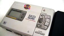 VINTAGE SONY MD MINIDISC WALKMAN RECORDER MZ-R50, silver color