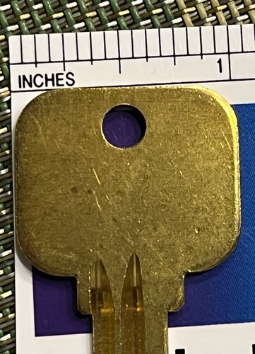 (Lot Of 45 )Kustom Key Inc. Gold Key Blanks L4 Plain - Picture 4 of 6