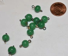 VINTAGE 12 JADE GREEN GLASS CONNECTOR BEADS 7.7mm JAPAN  verdegris  AGED METAL