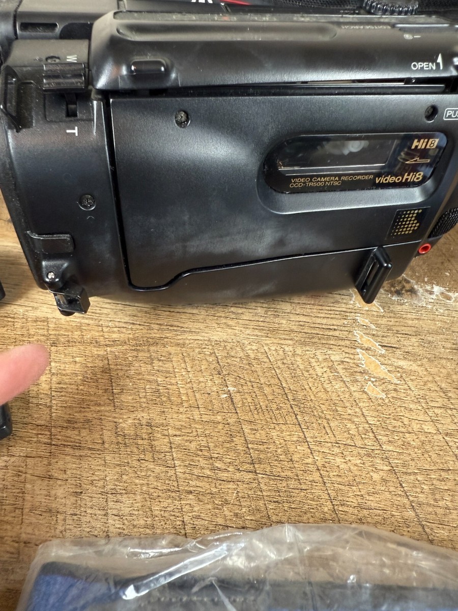 Sony CCD-TR500 Video Camera Recorder With Battery For Parts Or
