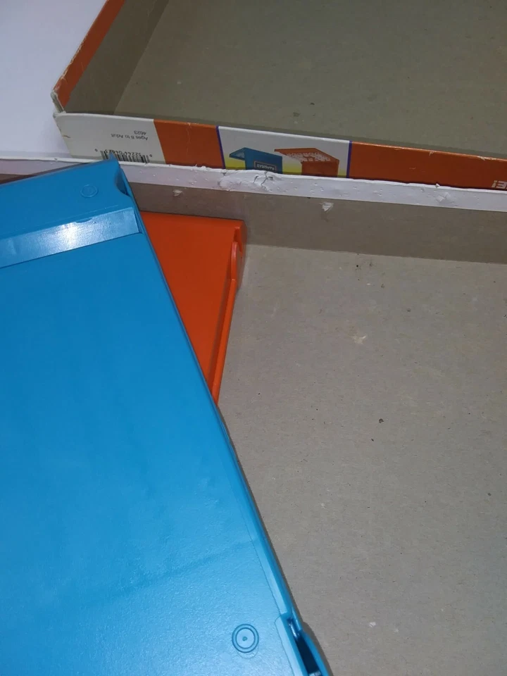 MB Games 1988 HANGMAN "Risk Your Neck On A Letter Guess" Game. 2 Player age 8+ - Image 4 of 4