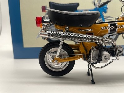 Ebbro 1:10 Scale DieCast Model Dax Honda ST50 1969 Motorcycle Gold