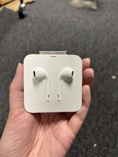Apple Wired Earbuds with Lightning Cable