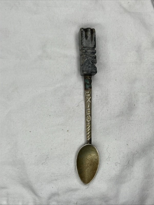 VINTAGE STERLING SILVER MEXICAN SOUVENIR SPOON W CARVED TOTEM