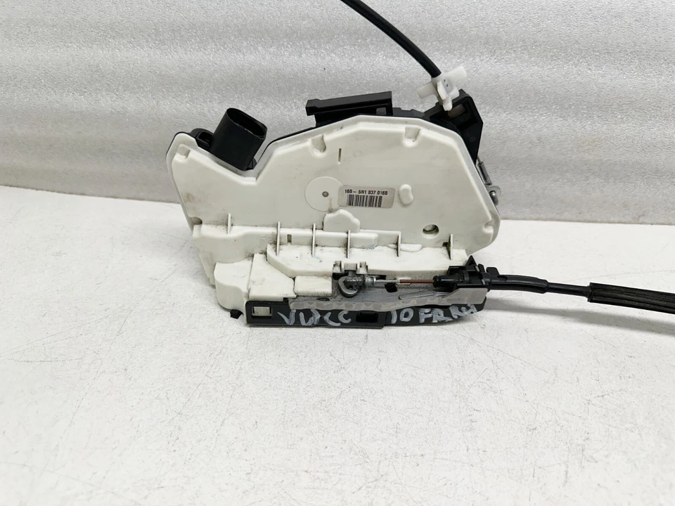 H409157 2009-2012 Volkswagen CC CERRADURA PUERTA DELANTERA PESTILLO ACTUADOR lado pasajero Foto 2 de 4