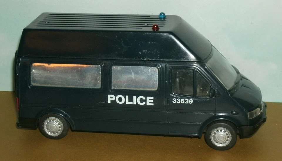 1/32 Scale 1998 Ford Transit Mk3 Plastic Hightop Police Van (6.5") New-Ray Toy - Image 3 of 4
