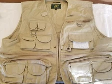 Crystal River Fly Fishing Vest Size XL Pockets Zippers Outdoor Sports 26 pockets