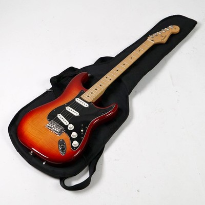 Electric Guitar Fender Player Stratocaster Plus Made in Mexico S/N MX20167554