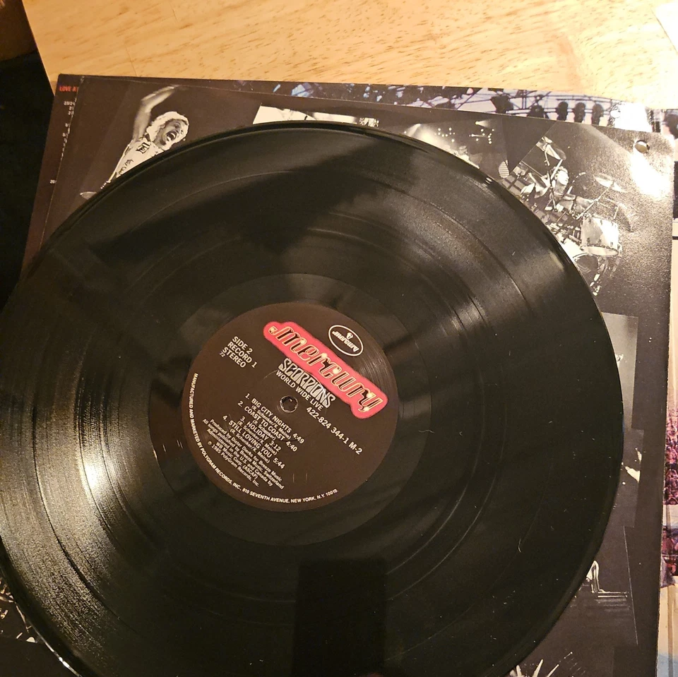 Scorpions~World Wide Live 2LP~85 POLYGRAM~824 344-1 M-2~ORIG ISSUE~VG++/VG+(1) - Image 4 of 4