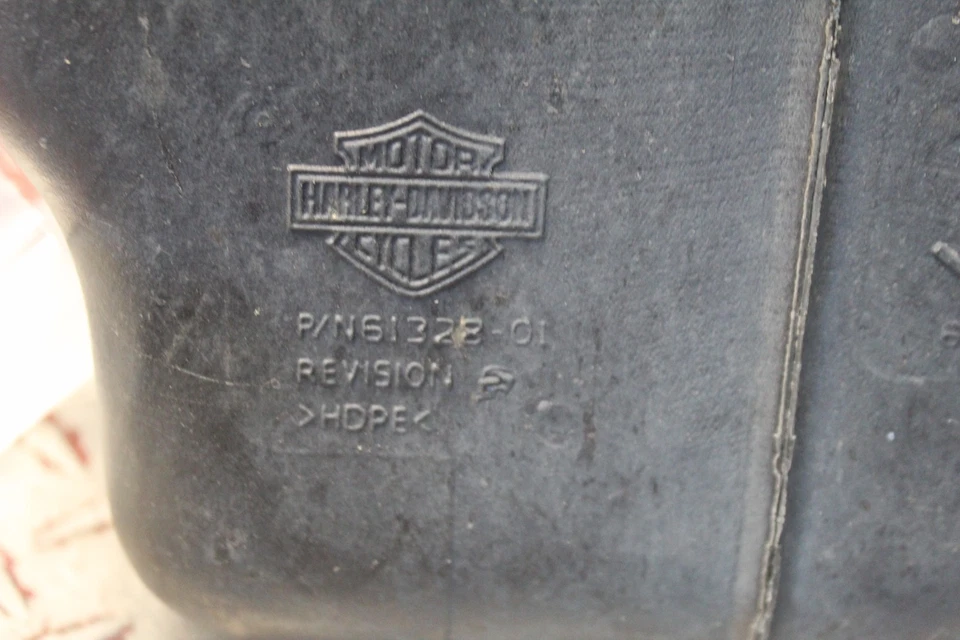 Harley Davidson V-Rod Vrod 2006 tanque de gasolina combustible y soporte VR28 Foto 3 de 4