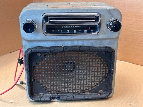 1956 Buick Roadmaster Super Selectronic AM Radio with Knobs  Wonder Bar