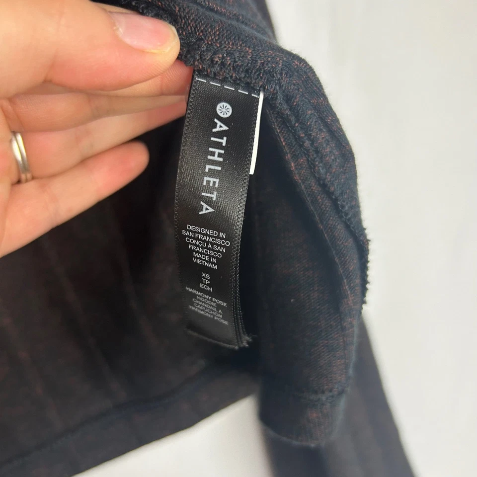 Athleta Harmony Hoodie Ribbed V Neck Long Sleeve Cropped Hoodie Top XS - Image 3 of 4