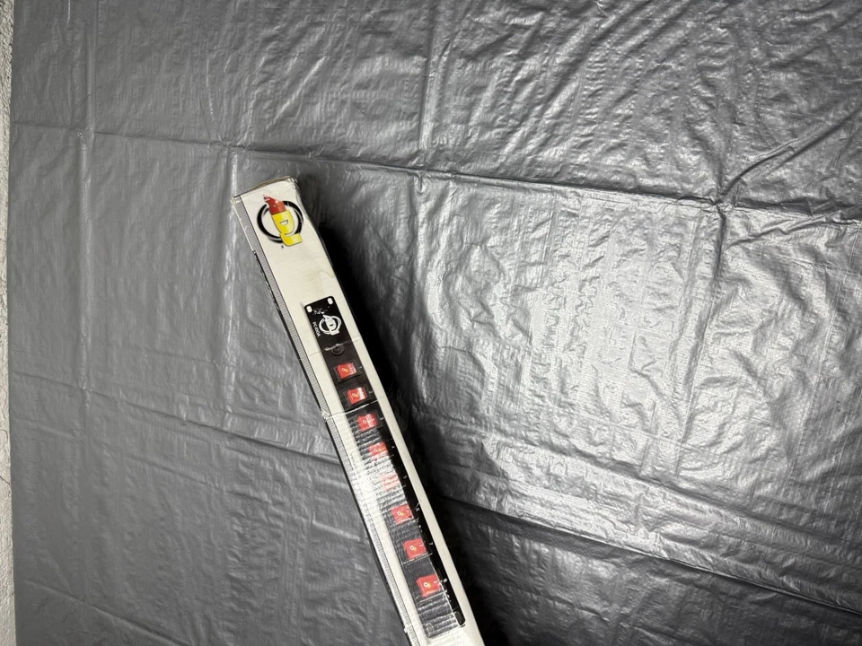 ADJ PC-100A 8-switch Rackmount Power Center - Image 4 of 4