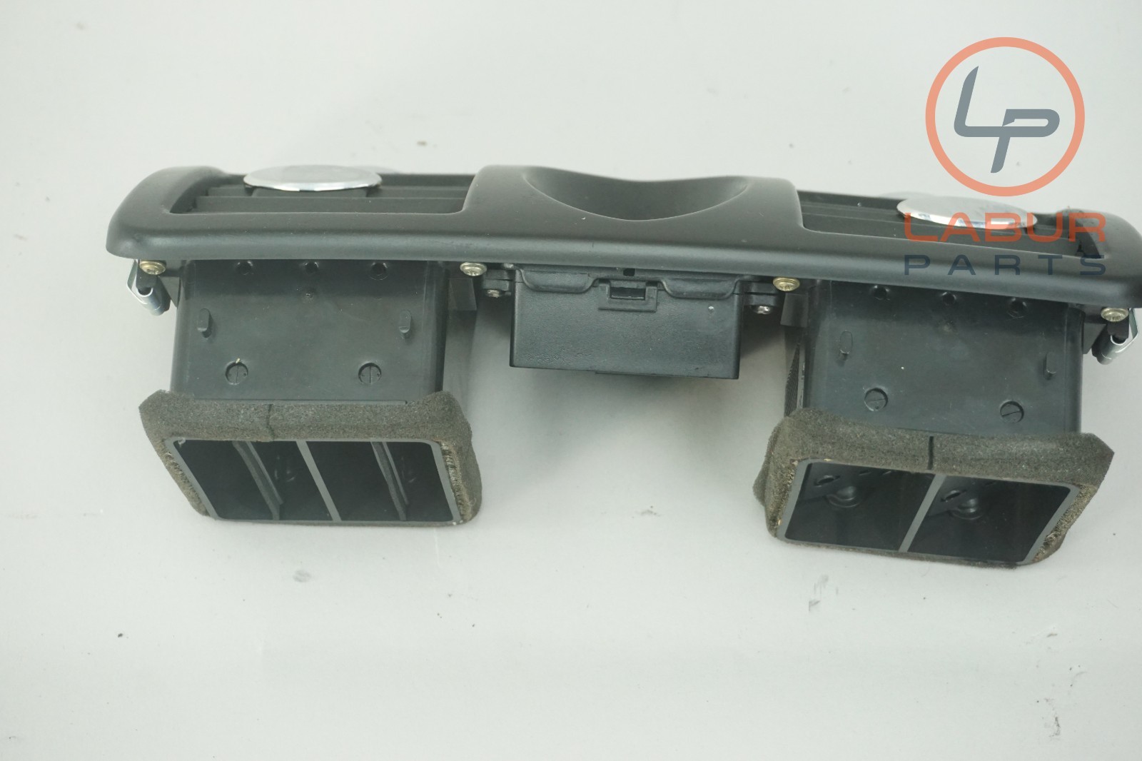 M139 03-13 Maserati Quattroporte Front Center Dash Dashboard Air Vent A638