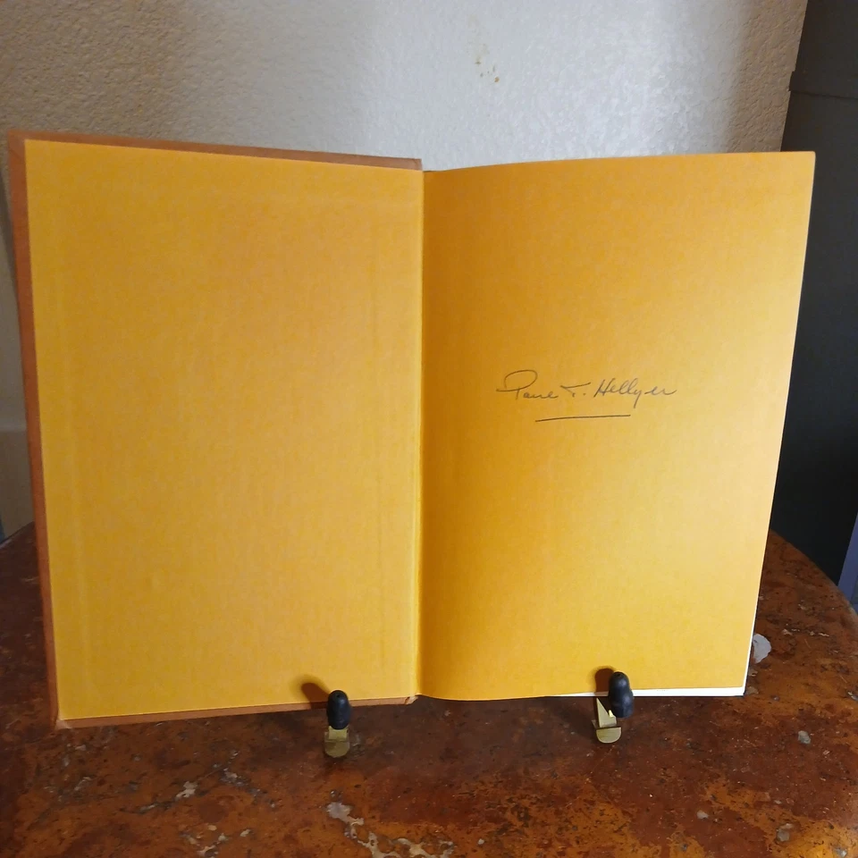 SIGNED 1971 First Edition First Print AGENDA By Paul Hellyer  - Image 4 of 4