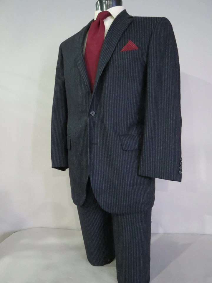 Traje completo Southwick Hecho en EE. UU. Azul marino audaz a rayas de tiza tres en dos botones 44 L Foto 3 de 4