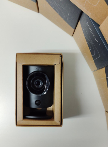 CLEARANCE!!! SimpliCam Indoor HD Wi-Fi Security Camera - SSCM1 BRAND NEW IN BOX - Picture 2 of 4