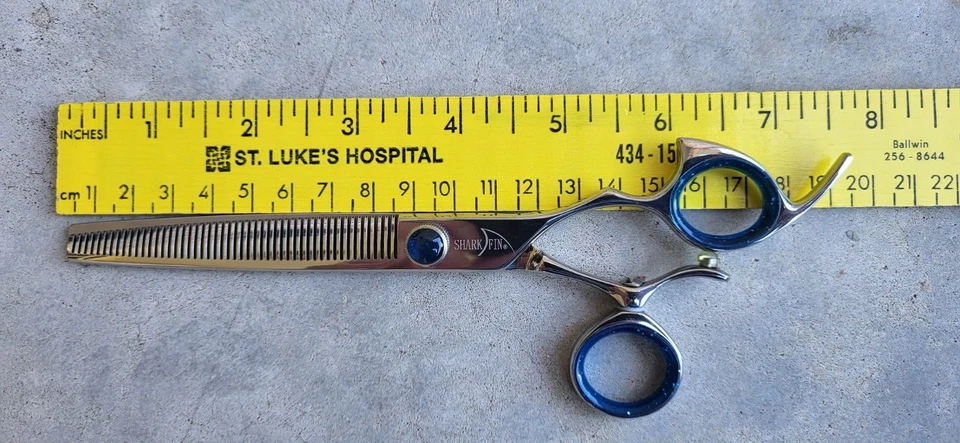 Licuadora de 50 dientes con aleta de tiburón giratoria para pulgar R/H Foto 3 de 3