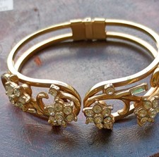 Vintage Flower Rhinestone Hinged Clamper Bang...