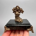 Estatuilla de bronce del zodiaco Virgo escultura astrología sobre base de már...