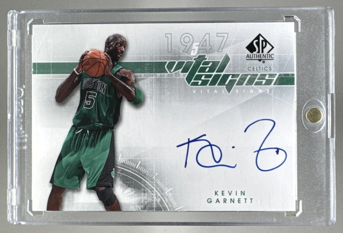 Kevin Garnett Basketball Autographed Sports Trading Cards