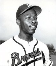 YOUNG HANK AARON  PORTRAIT OF BRAVES HALL OF FAME LEGEND 8x10 BLACK AND WHITE
