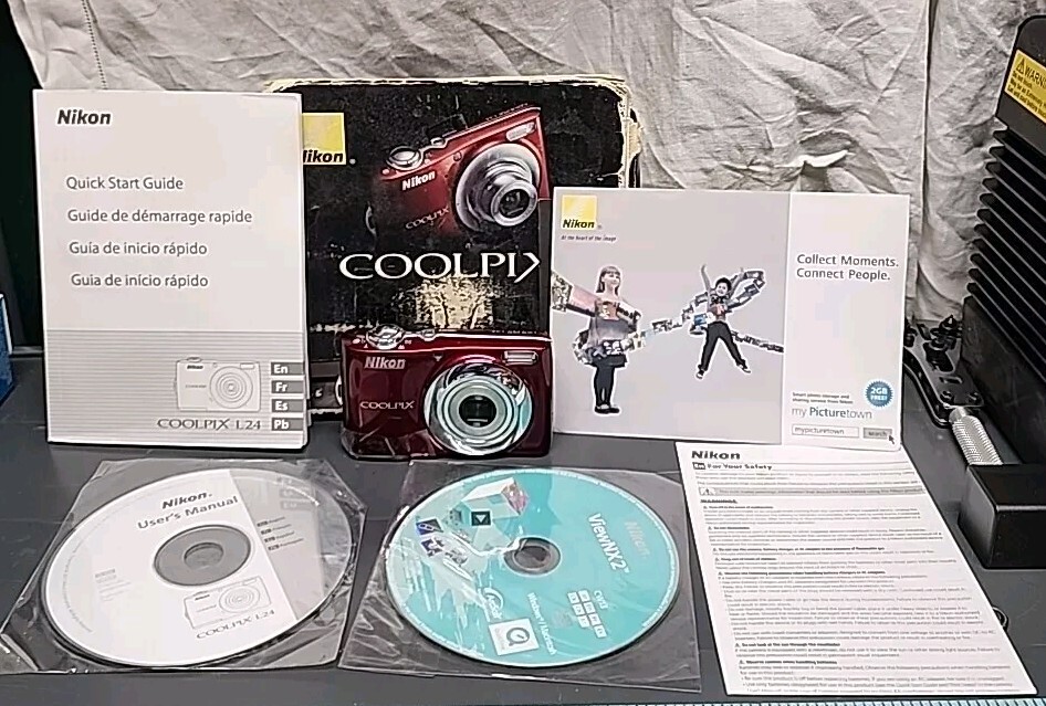 Nikon COOLPIX L24 14.0MP Digital Camera Red Tested WORKS