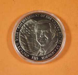 2004 REPUBLIC OF LIBERIA GEORGE W BUSH $10.00 COIN