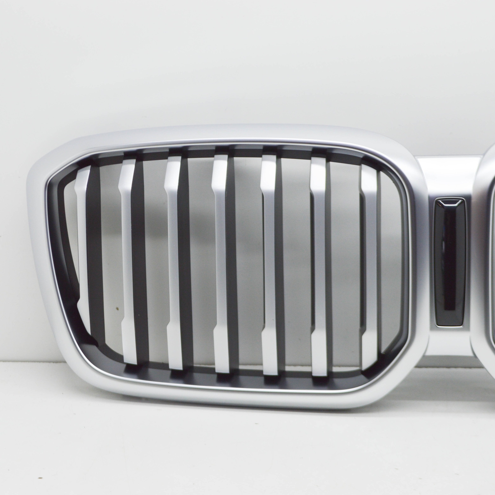NEW BMW X3 G01 FRONT BUMPER RADIATOR GRILLE 51139881906 ORIGINAL 