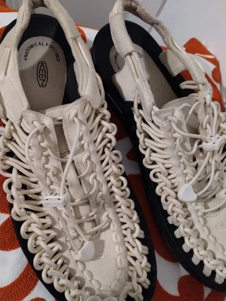 KEEN UNEEK - Sandalias Deportivas Paracord Cuerda Trenzada Roja y Marrón Zapatos Foto 2 de 4