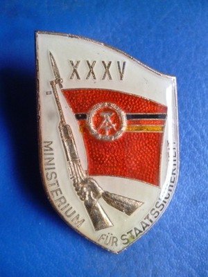 MfS Erinnerungsabzeichen XXXV Jahre mit Polyester, Fahne hellrot