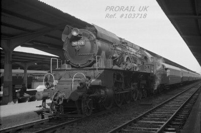 PHOTO Romania CFR 2-8-4 Locomotive No. 142.079 at Bucharest North 1961 - 103718