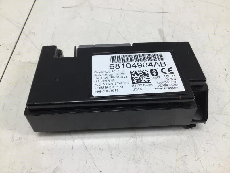 Chrysler Town Country 2012 módulo de comunicación Bluetooth OEM+ Foto 4 de 4