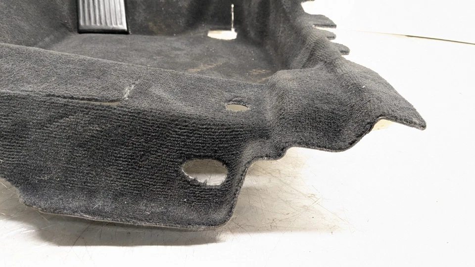 VOLVO V60 MK2 FLOOR CARPET MAT LINER FRONT RIGHT DRIVER SIDE 32347491 2023 - Image 3 of 4