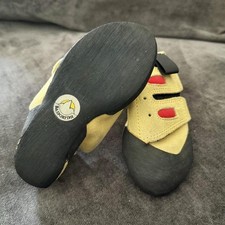 La Sportiva Youth Unisex Climbing Shoes Yellow Size 28 for Climbing