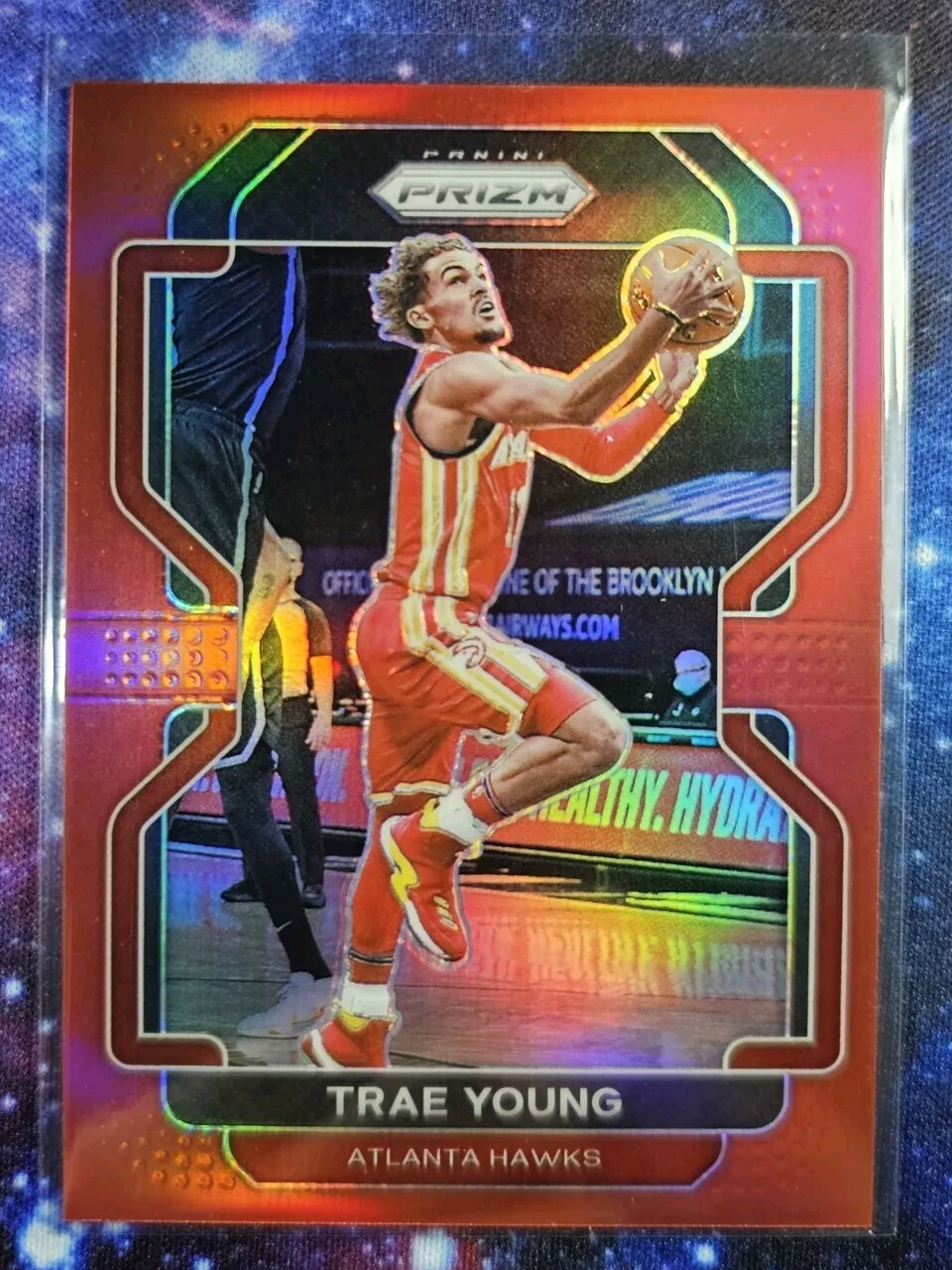 2021-22 Panini Prizm Trae Young Red Prizm Refractor /299 Hawks