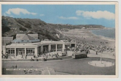 SCARBOROUGH, YORKSHIRE - ECKCAFE UND NORTH BAY FARBIGE POSTKARTE 