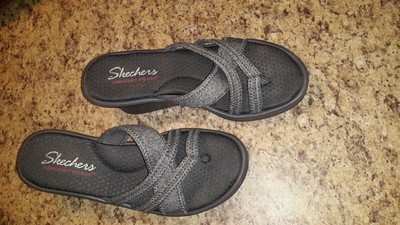 sketchers flip flops