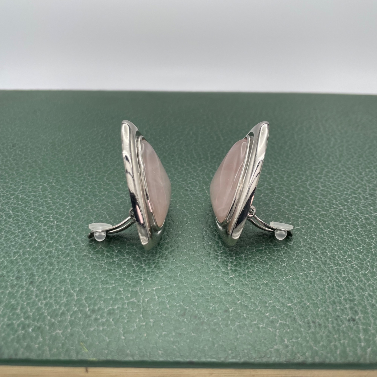 Vintage Unsigned Large Triangular Statement Quart… - image 4