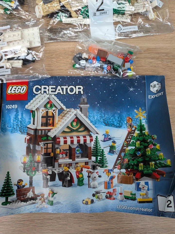 LEGO 10249 Winter Toy Shop, photo 3 of 5