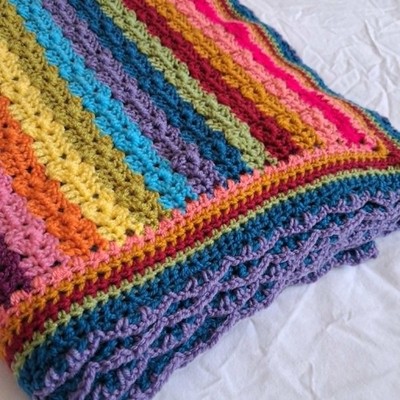Handarbeit gehäkelt Streifen Decke Überwurf REGENBOGEN Dachboden 24 sonnige Hütte 38'' x 50'' B12