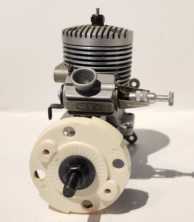 Vintage K&B no. 5900 Sportster .45 R/C Model Engine Airplane Motor - Image 2 of 4