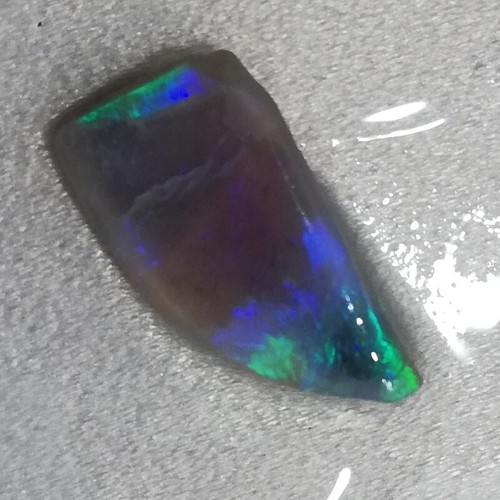 Ópalo australiano cautivador de 3,55 CTS - Ópalo cristal negro Lightning Ridge - Imagen 7 de 8