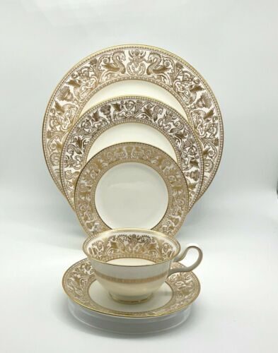 1 Wedgwood Plato Gold Plate 26.5Cm 4P | eBay