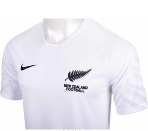 New Zealand White Home Soccer Football Jersey Menâs Nike Dri-Fit Sz L | eBay
